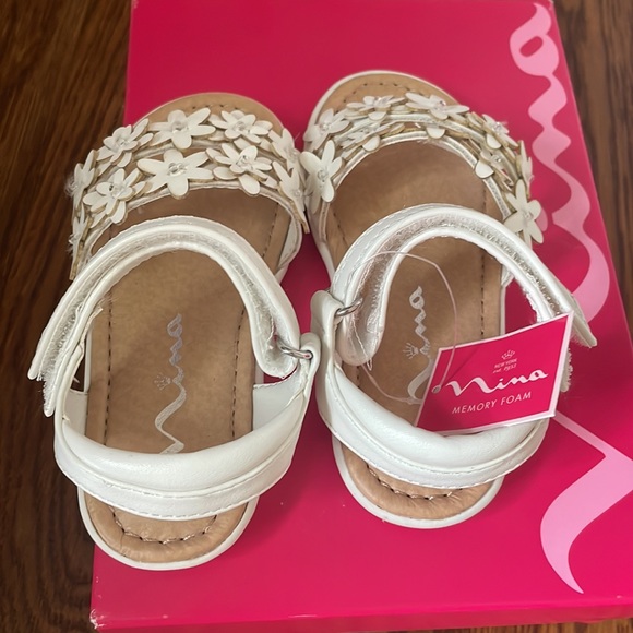 NIB Nina sandals - Picture 2 of 2